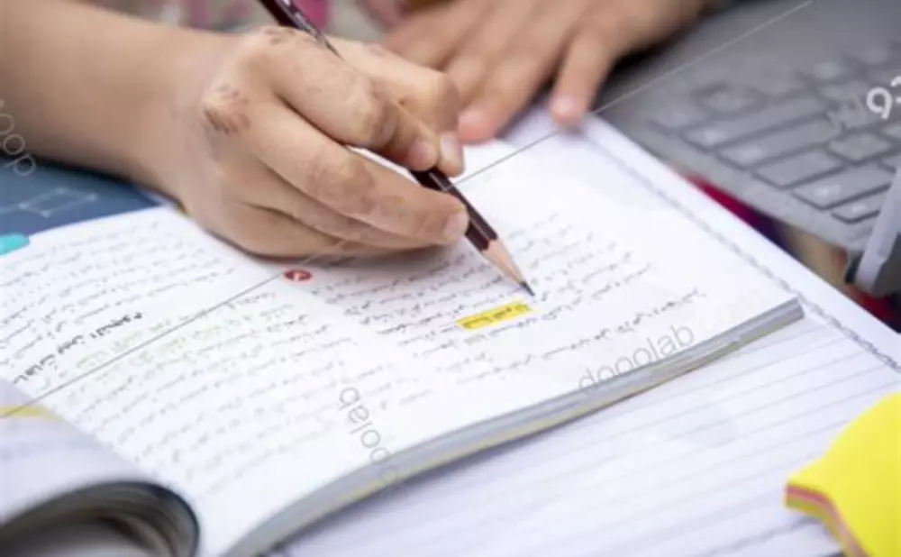 المساعدة في حل الواجبات