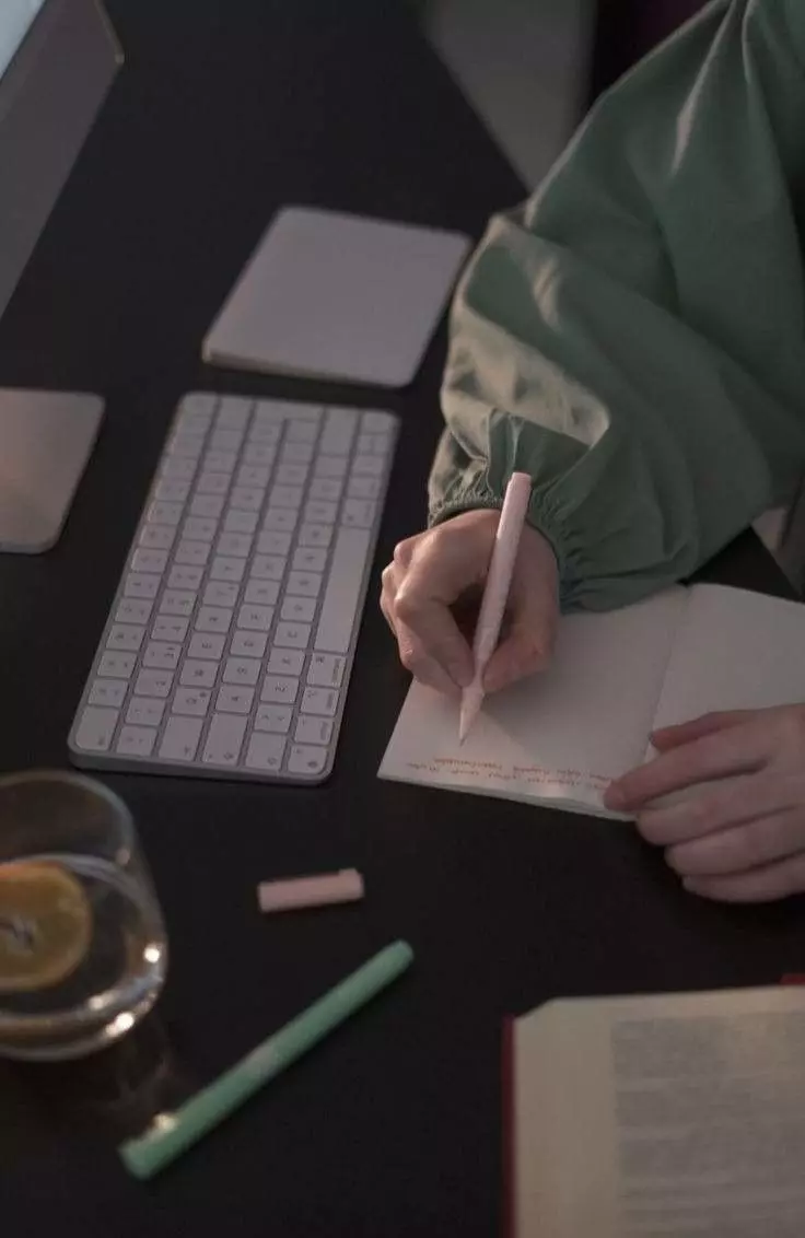 أنا حنين.. أقدّم عروض بوربوينت احترافيّة بالإصافة إلى كتابة المحتوى باللُّغة العربيّة