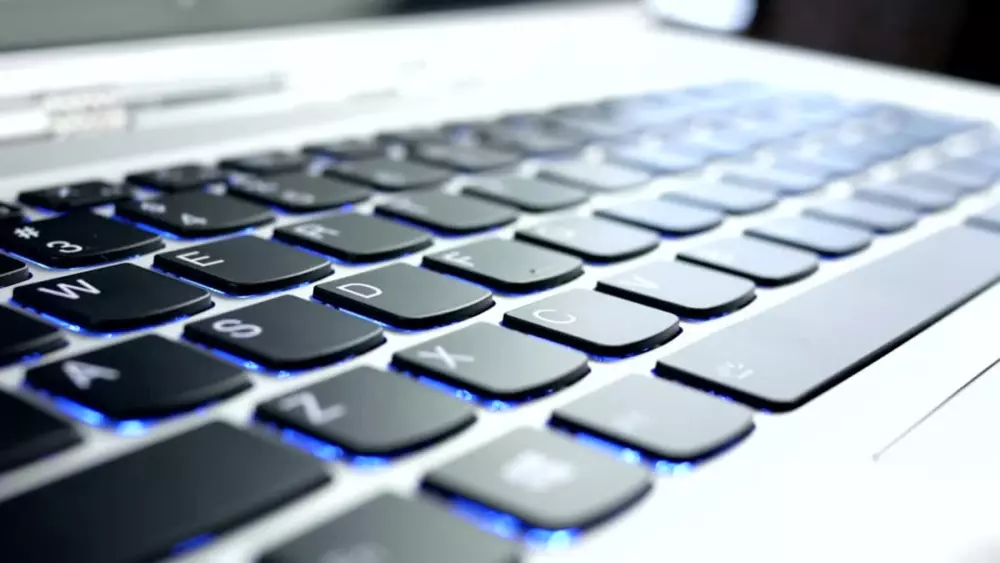 أقوم بكتابة الملفات علي Microsoft Word