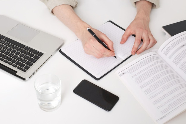 كتابة محتوى بكل أشكاله بشكل محترف