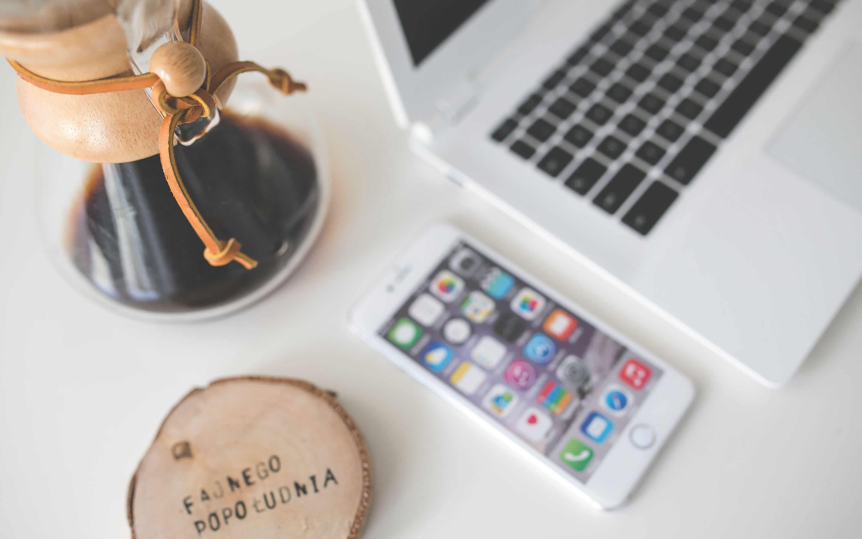 ترجمة مقالات من اللغة العربية إلى اللغة الإنكليزية وبالعكس