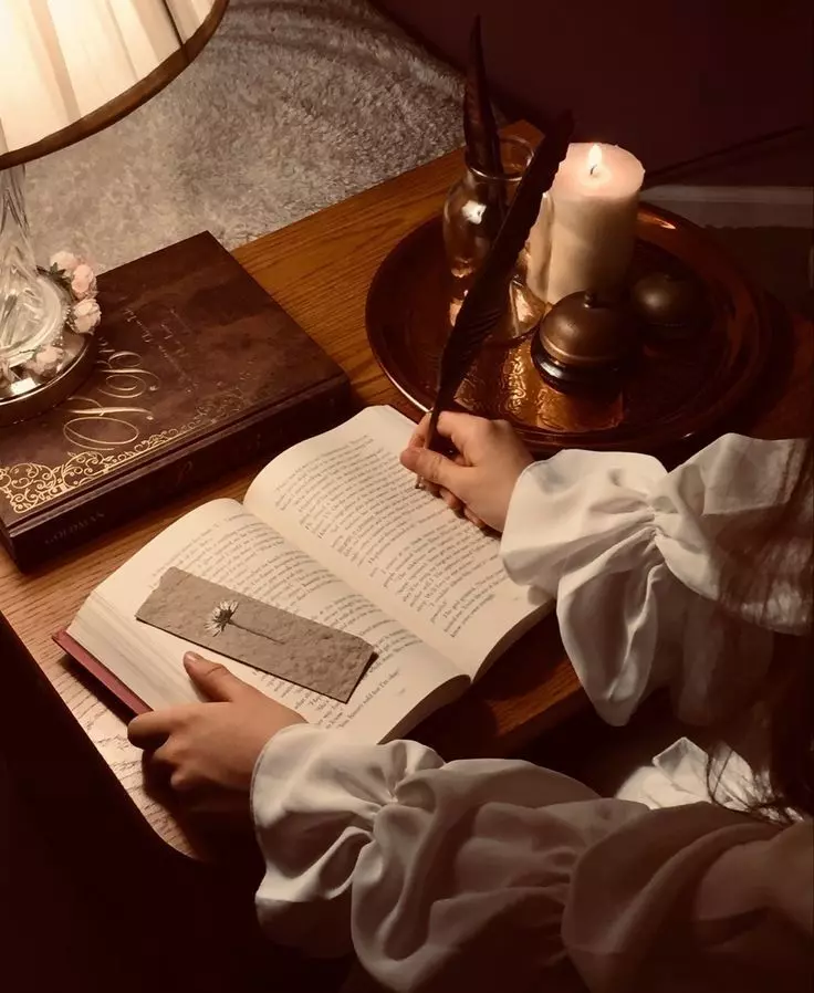 كتابة الروايات والقصص القصيرة