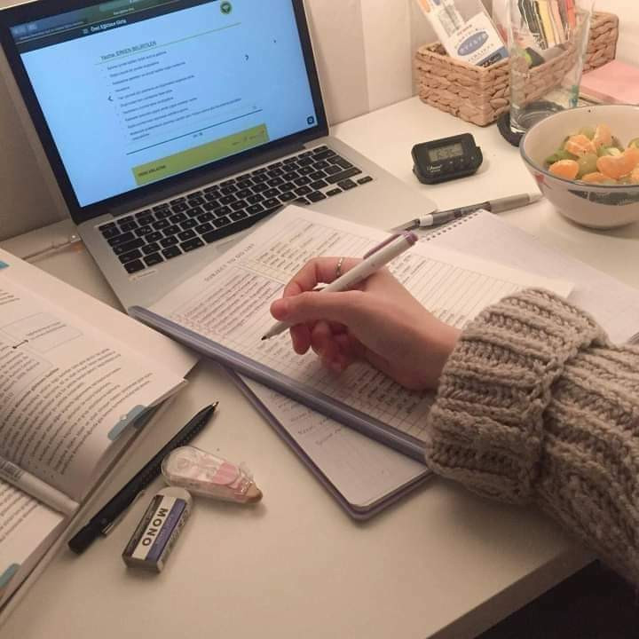 اداره صفحه تواصل اجتماعي الخاصة بك