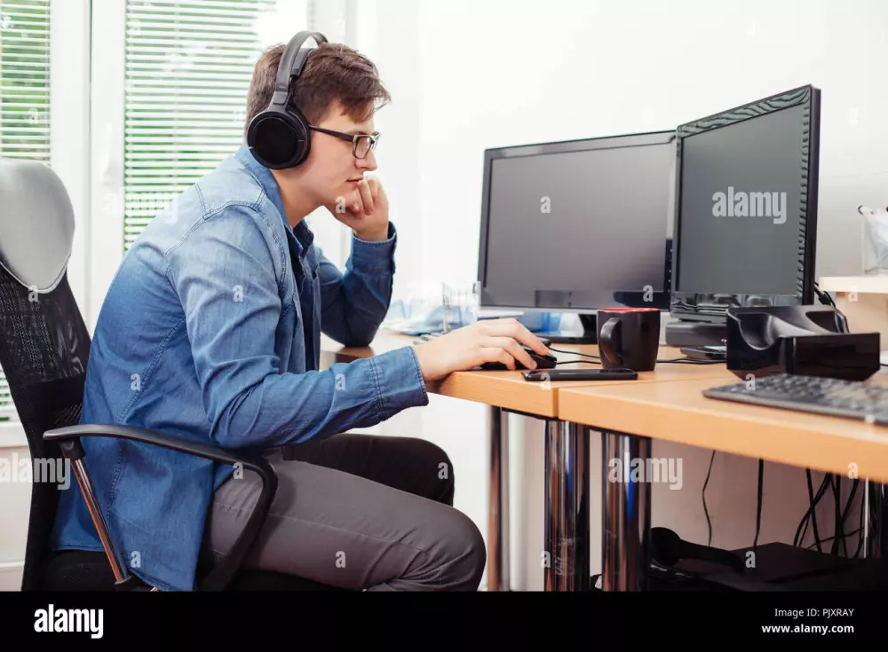 سأقدم لك تفريغ صوتي لملفات الصوت و الفيديو بدقة عالية و صورة واضحة بسعر 5 دولار لكل 10 دقائق