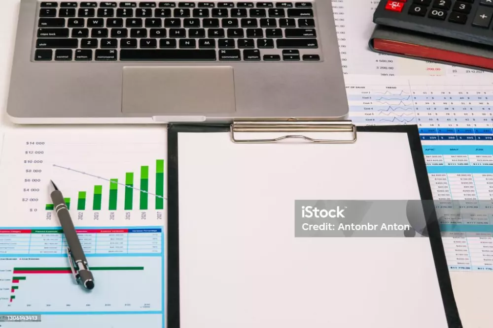 محاسب مبتدأ اعداد التقارير المالية البسيطة وإدخال البيانات