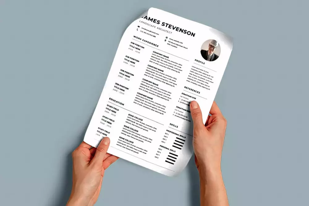 كتابة السير الذاتية باللغة العربية والإنجليزية