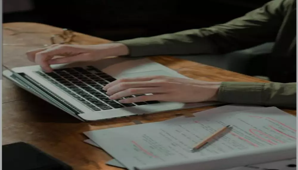 كتابة مقالات وتقارير عالية الجودة بأسلوب احترافي ومميز