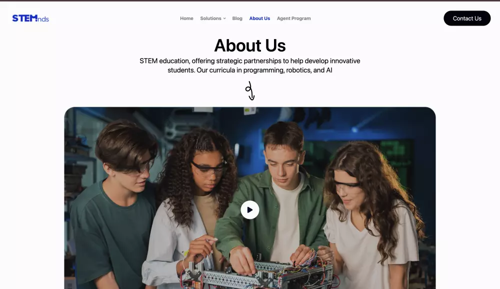 تطوير واجهات أمامية باستخدام React.js، HTML، CSS، وJavaScript