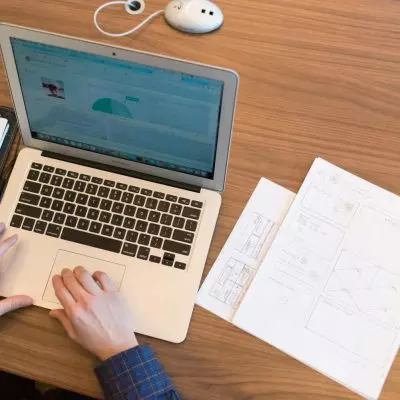 خدمات علمية و أكاديمية متكاملة للطلاب والباحثين – من الفكرة حتى العرض التقديمي