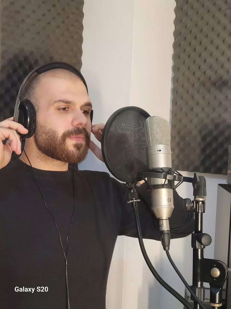 تعليق صوتي لجميع الانماط و اللهجة السعودية