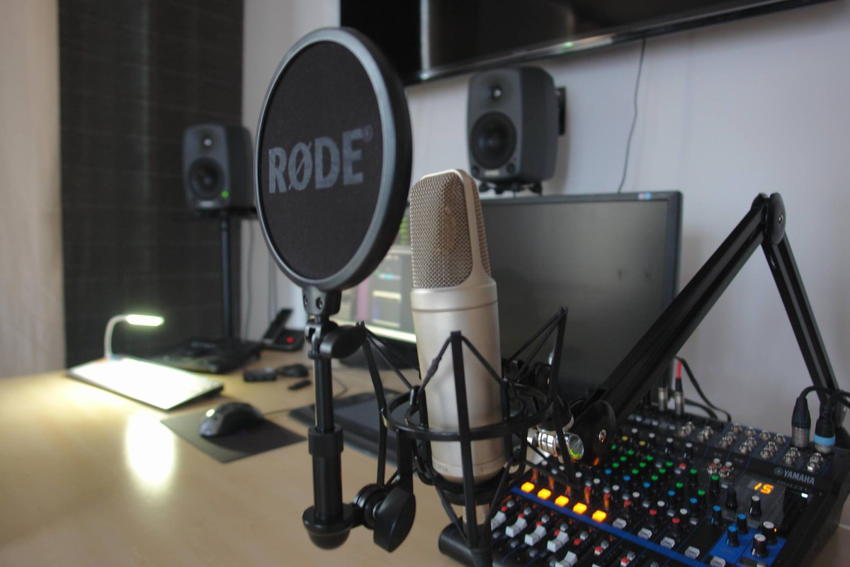 تعليق صوتي أنثوي للإعلانات بكافة أنواعها وإعلان موشن جرافيك