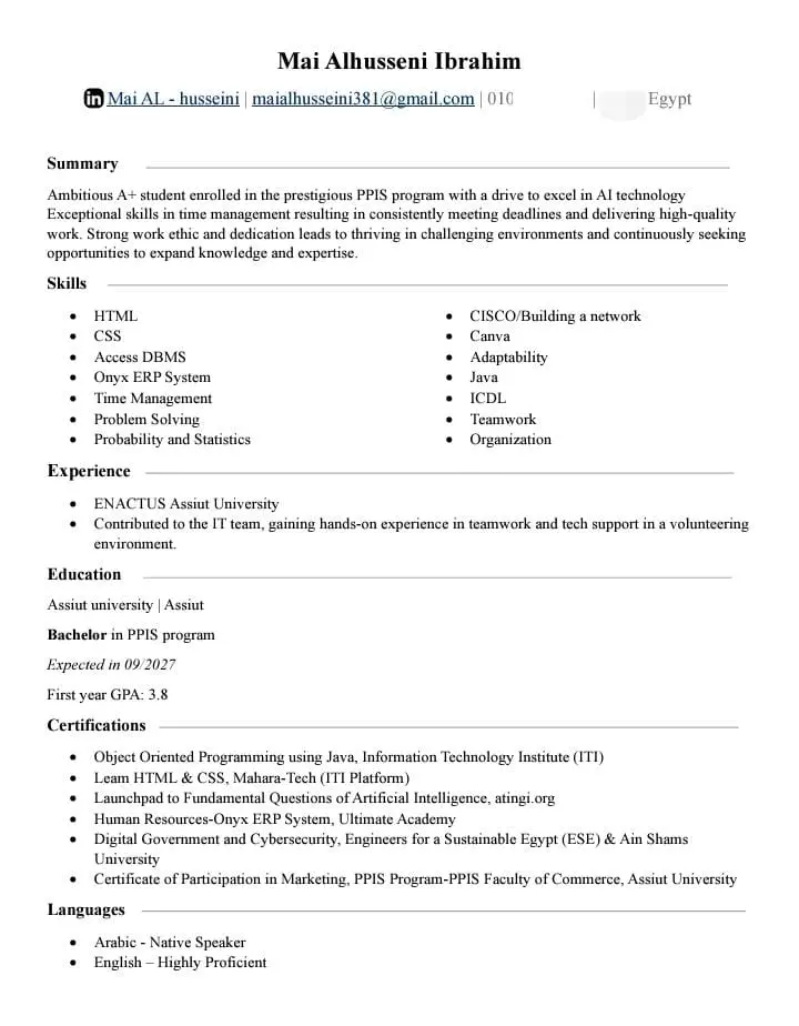 تصميم CV احترافي مصمم ليتوافق مع أنظمة تتبع السير الذاتية (ATS).