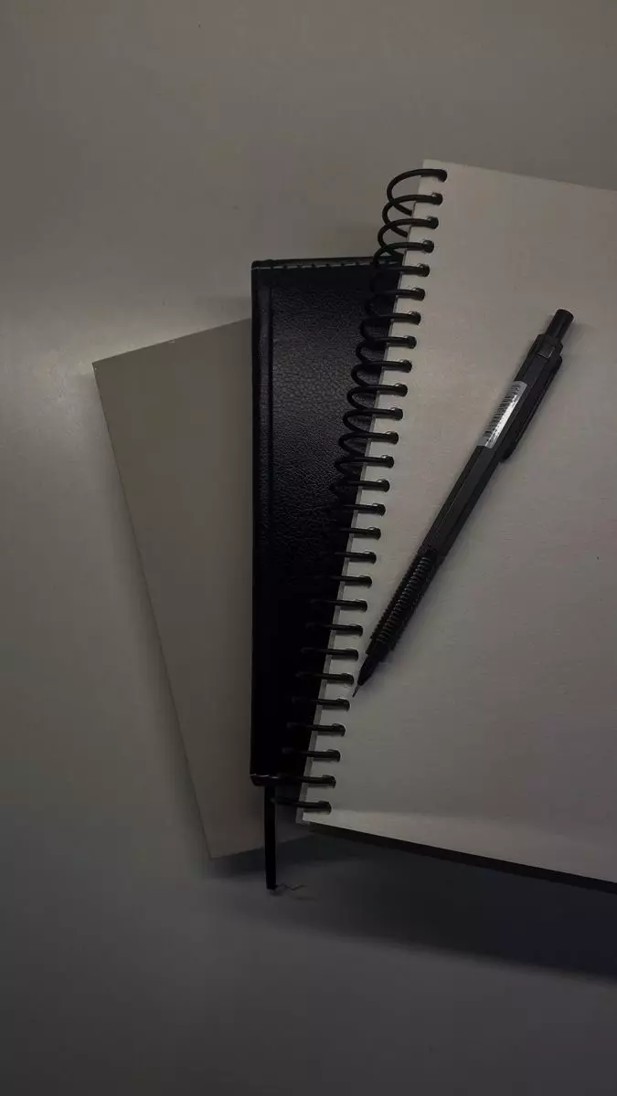 تفريغ المقاطع الصوتية أو الفيديو إلى ملف نصي مرتب وبدقة عالية 🎧📝