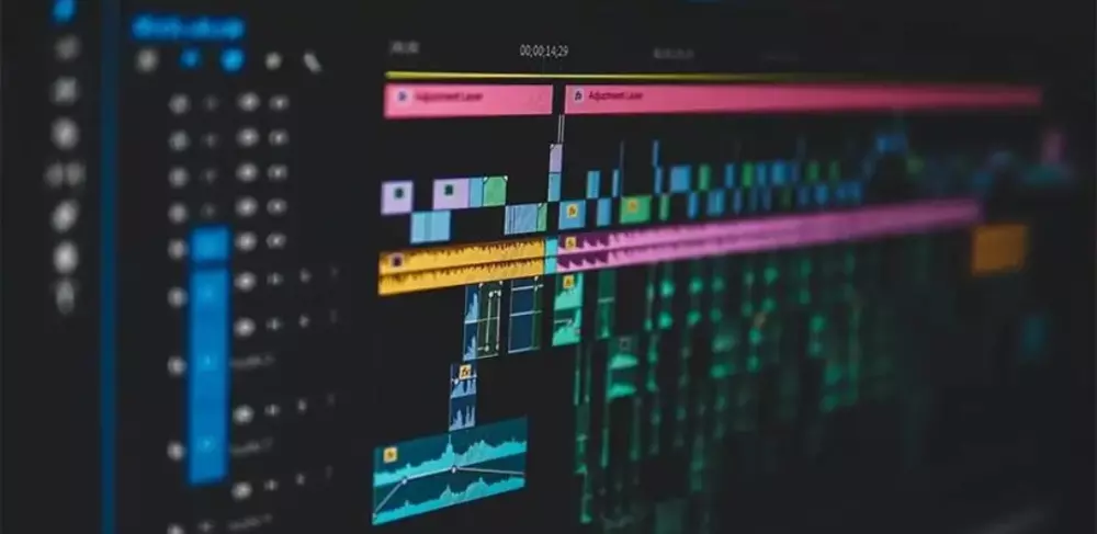 مونتاج احترافي لفيديوهات قصيرة وطويلة بجودة عالية