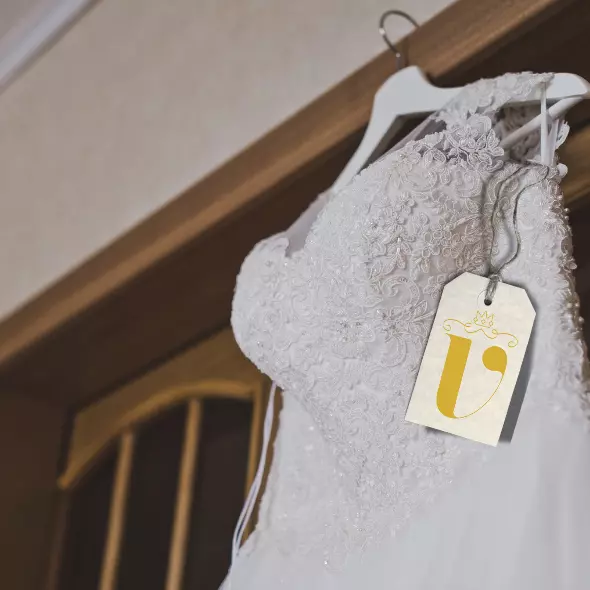 خدمة تصميم متكاملة: لوجو + هوية بصرية + منشورات سوشيال ميديا