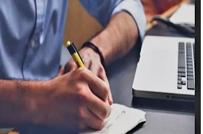 تفريغ صوت و فديو إلي نص بدقة عالية وسرعه  كل ١٠ دقائق بخمسين جنيه