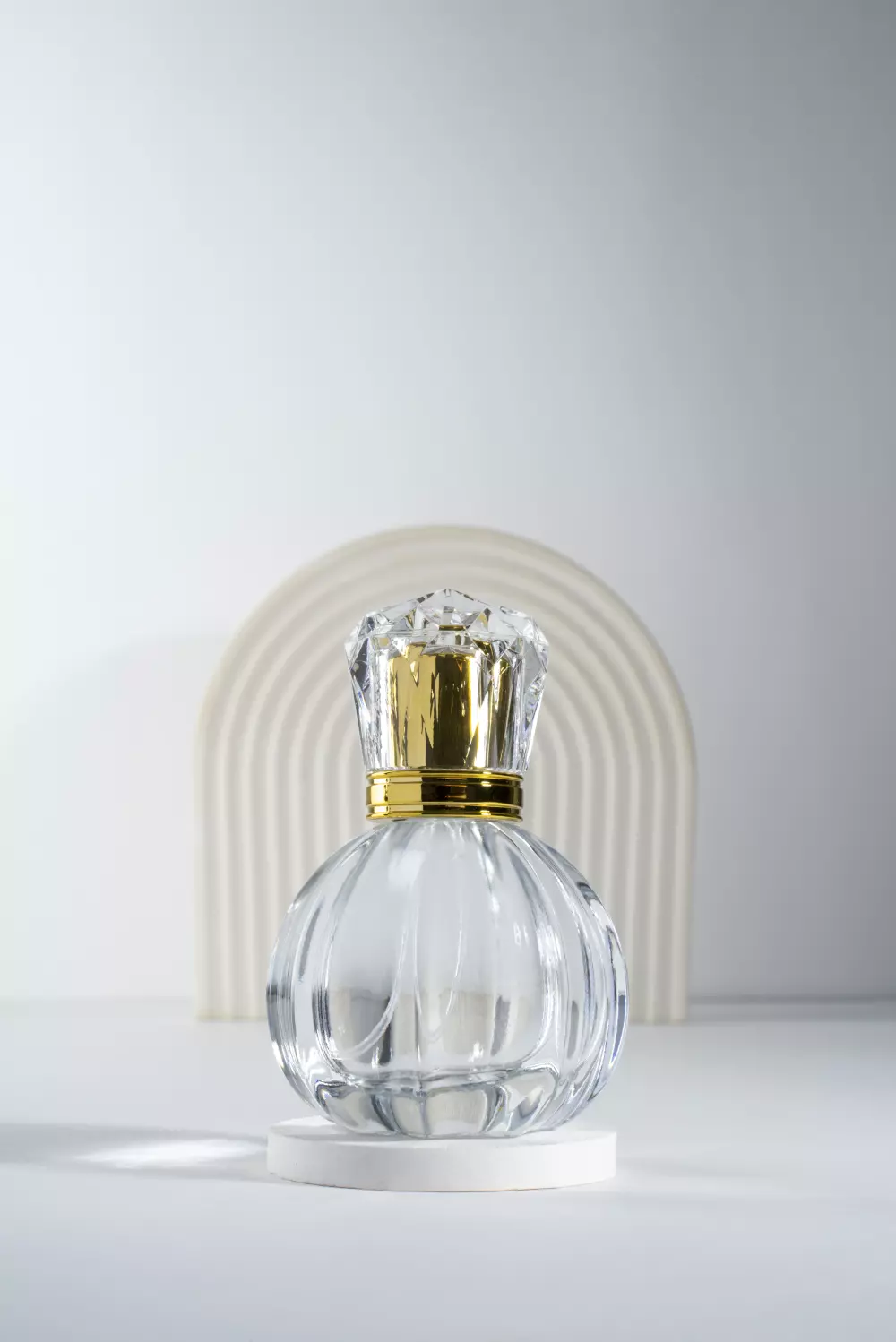 تصميم إعلاني أنيق لعلبة عطور Dior – لمتجر أو حملة تسويقية