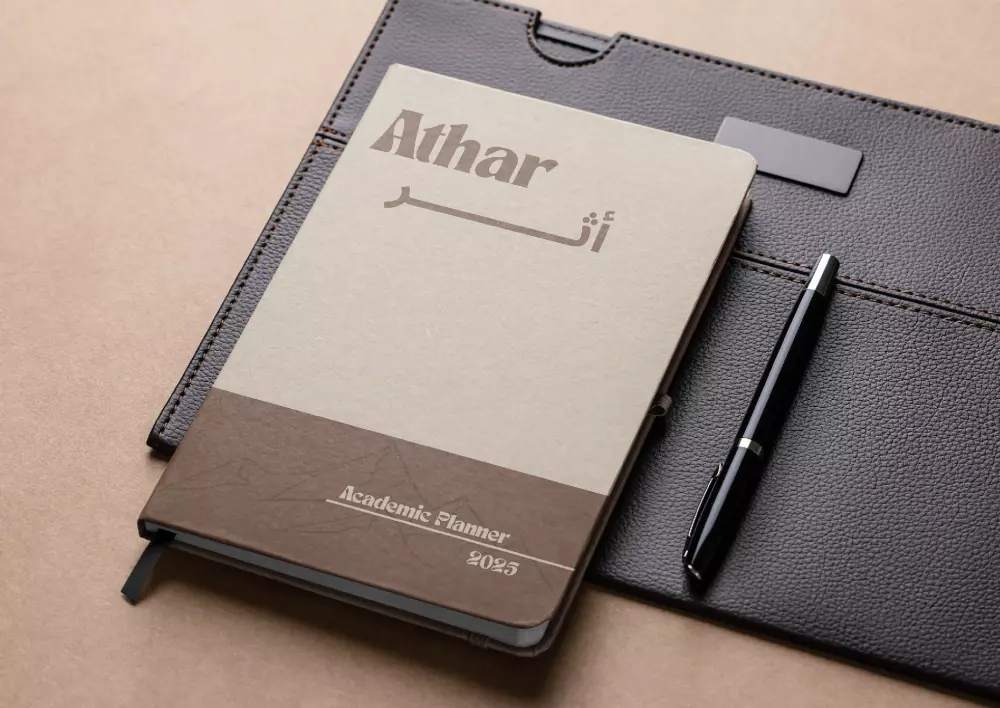 بناء هوايه كامله من افكره للتنفيذ البصري الكامل Full Brand Identity
