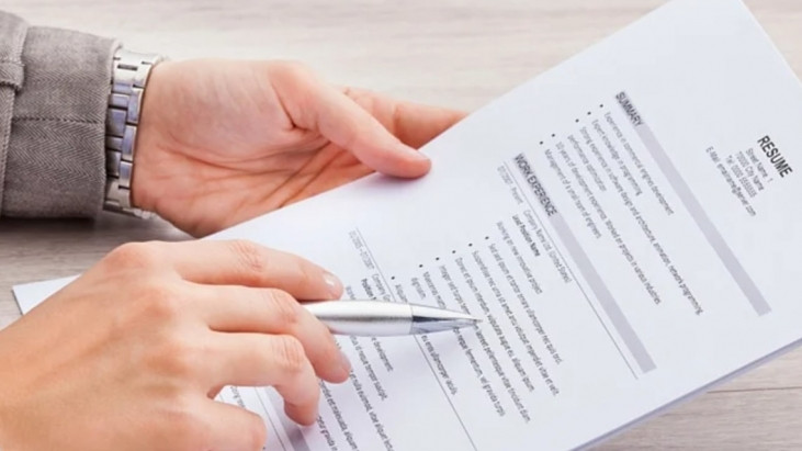 تصميم سيرة زاتية احترافية