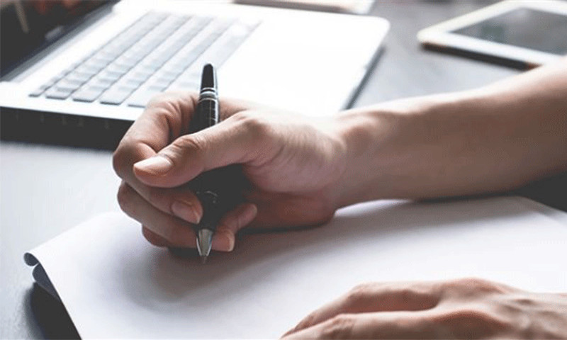 استطيع كتابة سيناريو فيلم مسلسل