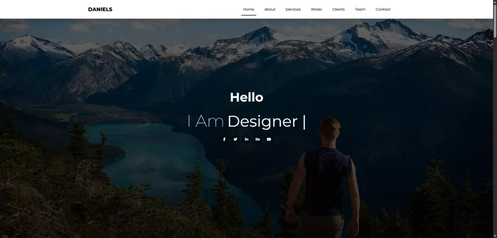 تصميم وتطوير قالب ويب شخصي (Portfolio Template)