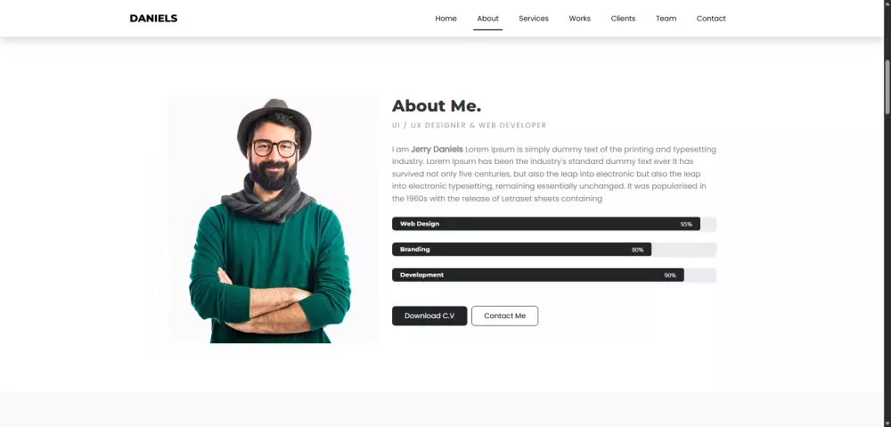 تصميم وتطوير قالب ويب شخصي (Portfolio Template)