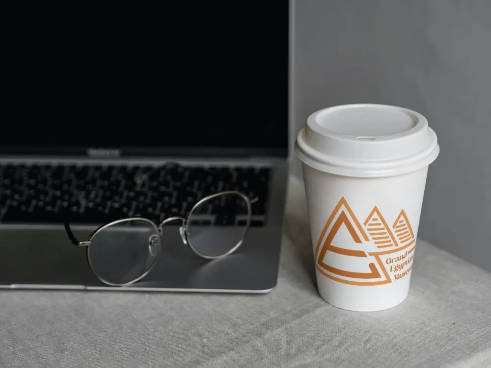 تصميم شعارات وهوية بصرية