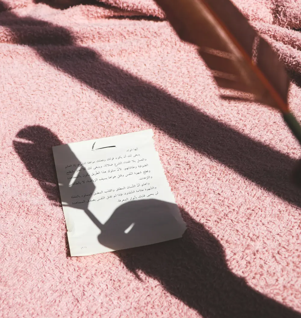 تقديم استشارات قانونية وصياغة عقود باحترافية