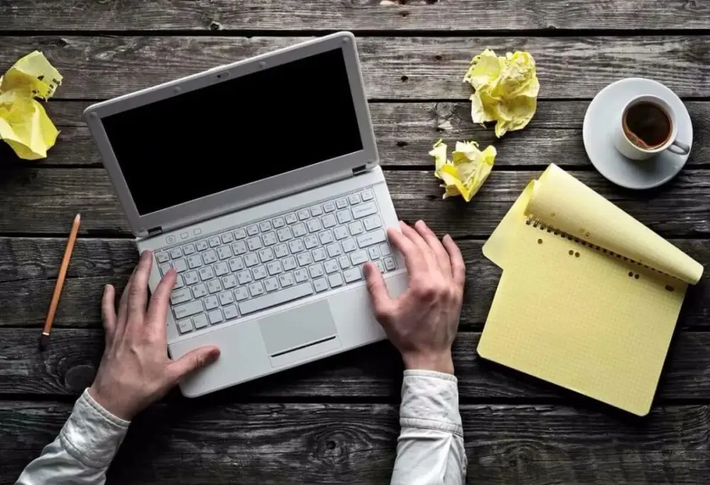 تدقيق يصل إلى 1000 كلمة لكل طلب، مع إمكانية طلب باقات إضافية للنصوص الأكبر حجمًا.