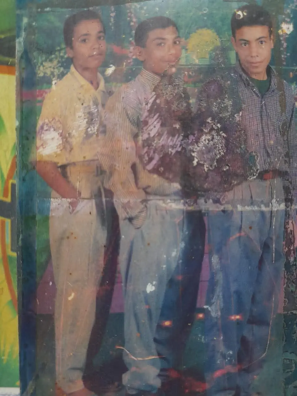 استعيد ذكرياتك بأمان: خدمة ترميم الصور القديمة بإتقان