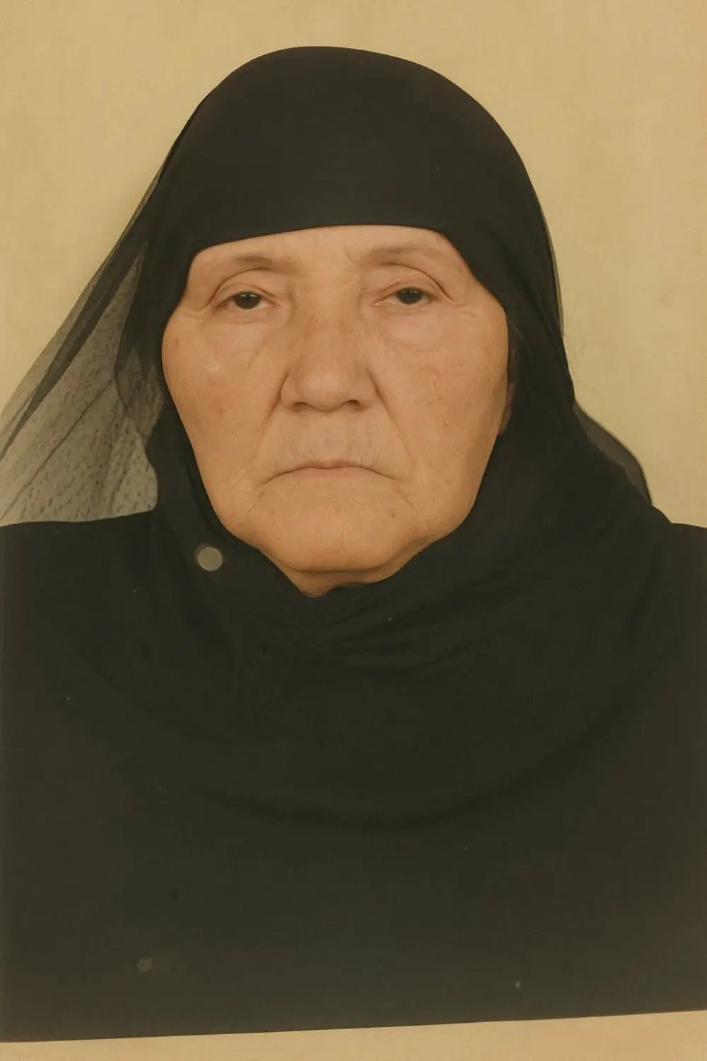 استعيد ذكرياتك بأمان: خدمة ترميم الصور القديمة بإتقان