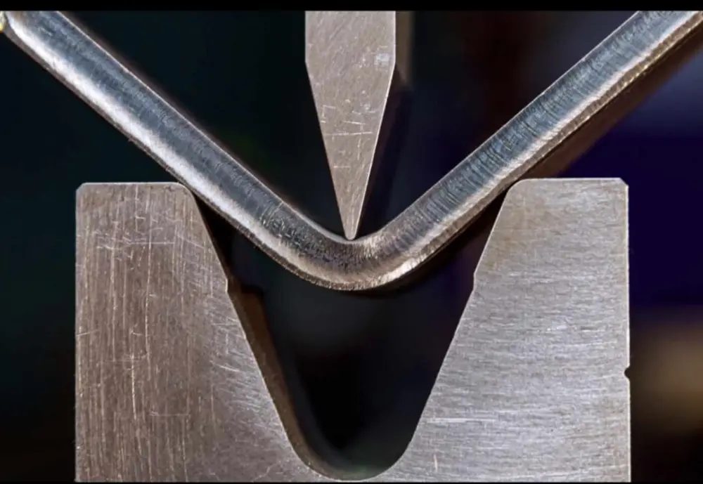 تصميم Sheet Metal احترافي باستخدام SolidWorks