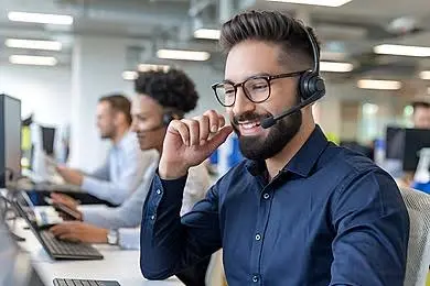 خدمة العملاء والدعم الفني والرد على الاستفسارات