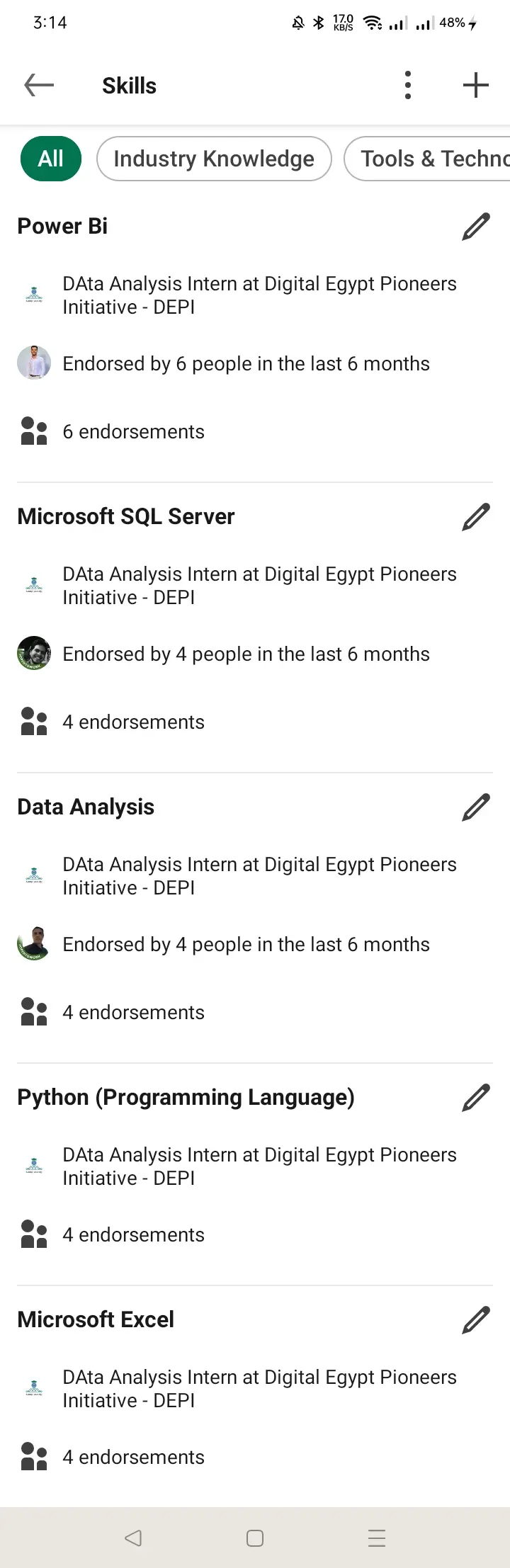 تحسين وتطوير بروفايل لينكد ان (LinkedIn) احترافي لزيادة فرص التوظيف والظهور الرقمي.