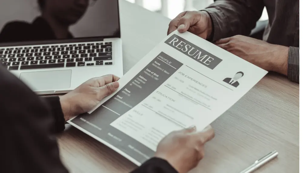 كتابة سيرة ذاتية احترافية CV متوافقة مع أنظمة ATS