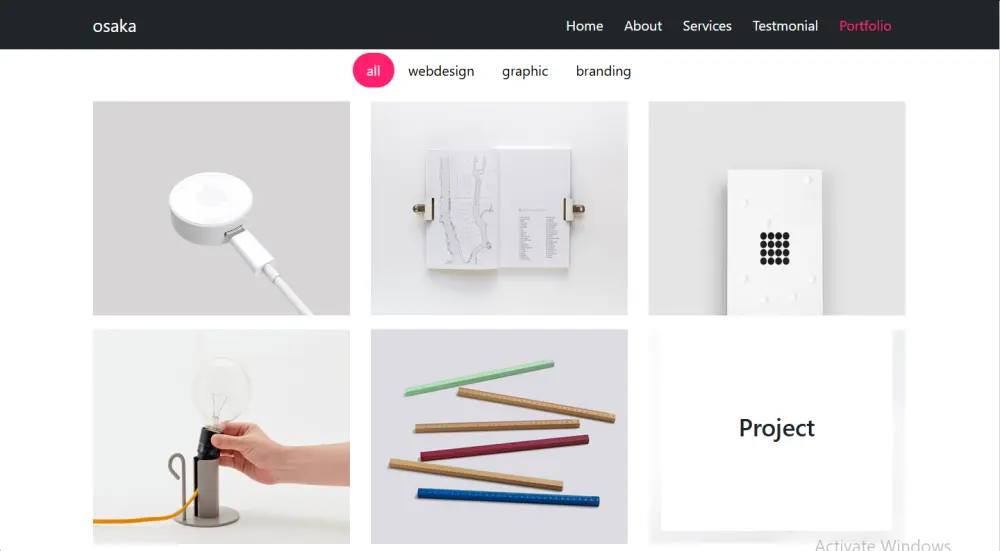برمجة صفحة هبوط (Landing Page) واحدة متجاوبة تتكون من 5 أقسام رئيسية.