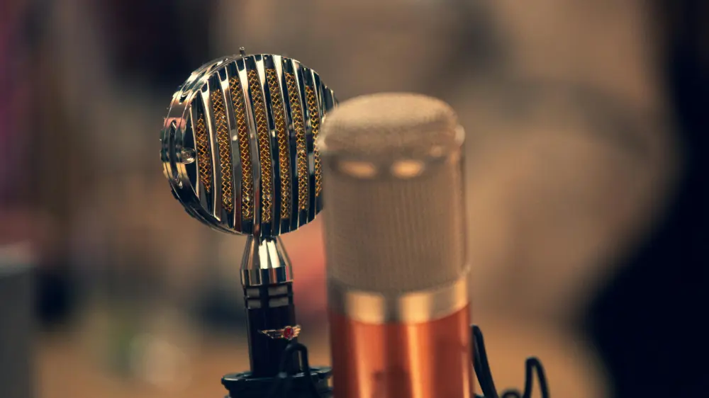 سأقوم بإنشاء تعليقات صوتية احترافية بتقنية الذكاء الاصطناعي لمقاطع الفيديو الخاصة بك.