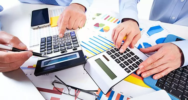 سوف أنجز أعمال مالية و محاسبية