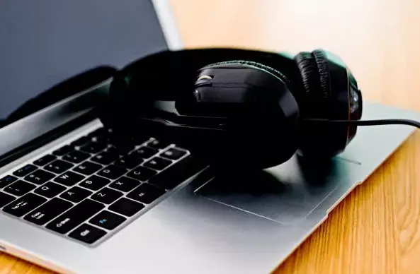 صناعة المحتوى الصوتي