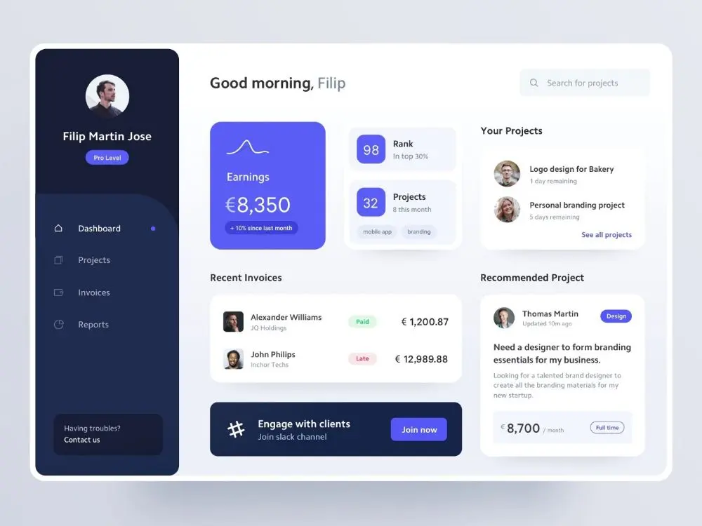 سأقوم بإضافة Dashboard وتحليلات احترافية React أو Laravel