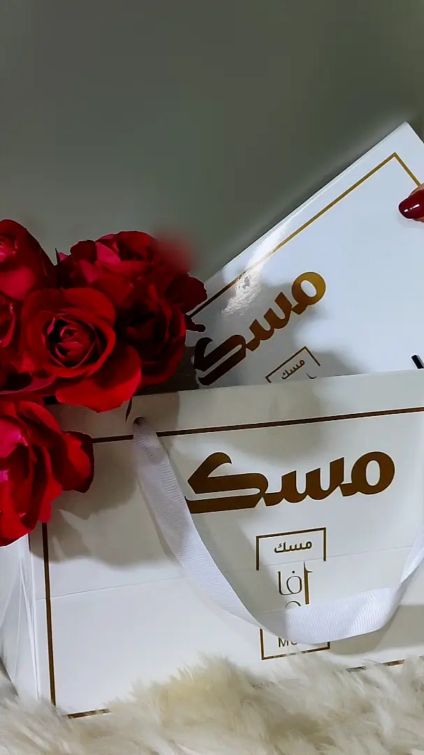 إنشاء محتوى UGC إعلاني للمتاجر والعلامات التجارية
