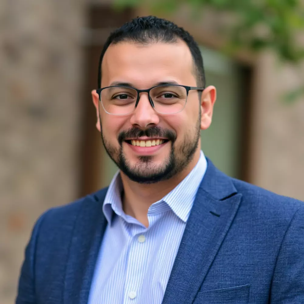 توليد صورة تشبهك بنسبة 99% بالذكاء الاصطناعي