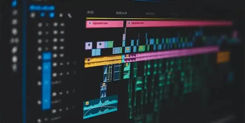 مونتاج فيديو احترافي متكامل (وثائقي، يوتيوب، إعلانات، وريلز)