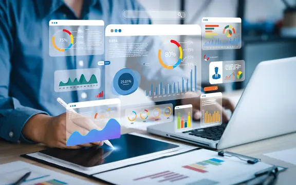 سوف أقوم بتنظيف وتحليل البيانات وإنشاء لوحة تحكم تفاعلية متكاملة