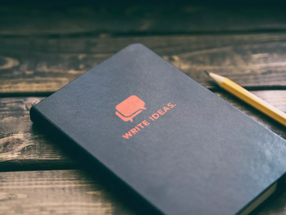 تأليف كتب في مختلف المجالات