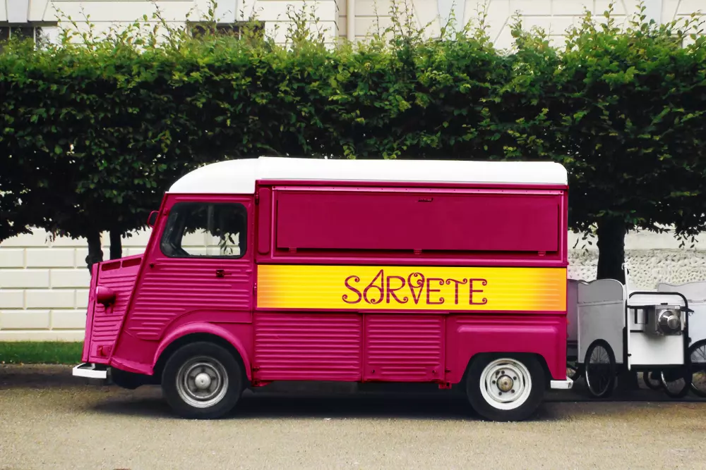 سوف أصمم لك هوية بصرية كاملة و علامات تجارية مميزة بلمسة عصرية