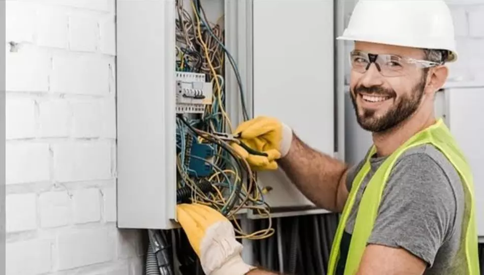 تدريس مواضيع هندسة الطاقة الكهربائية