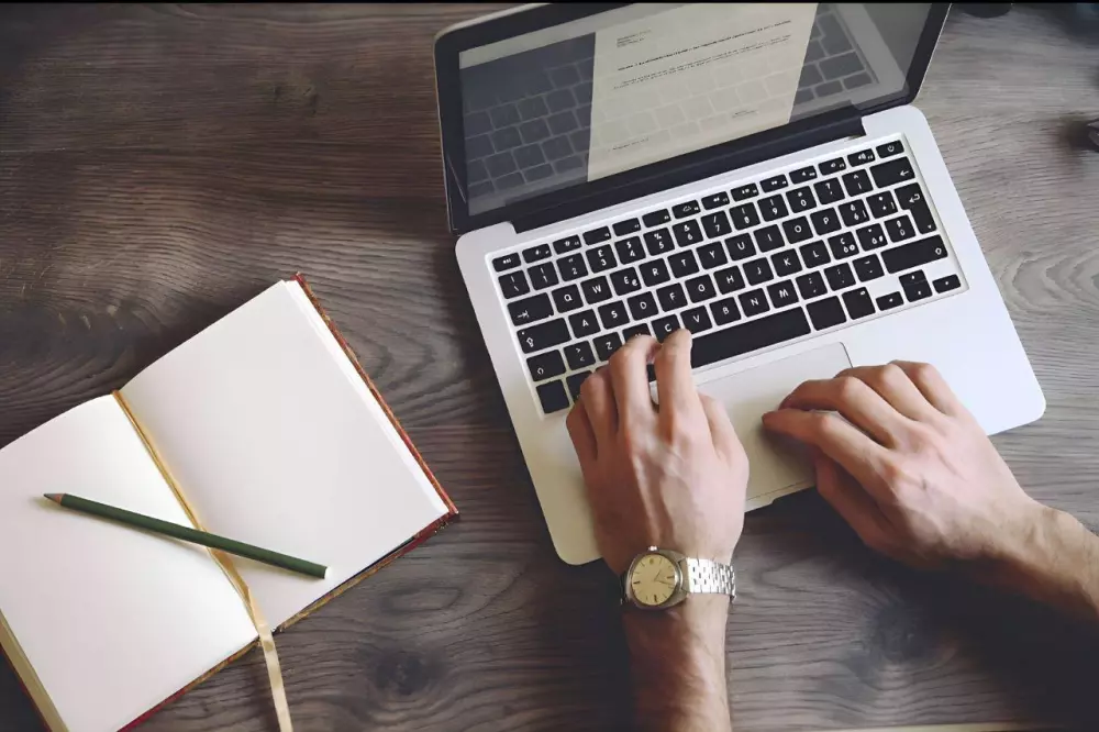 كتابة مقالاتٍ فى أى مجال بدقةٍ لغوية واتباع معايير Seo الـ 500 كلمة مقابل 5$