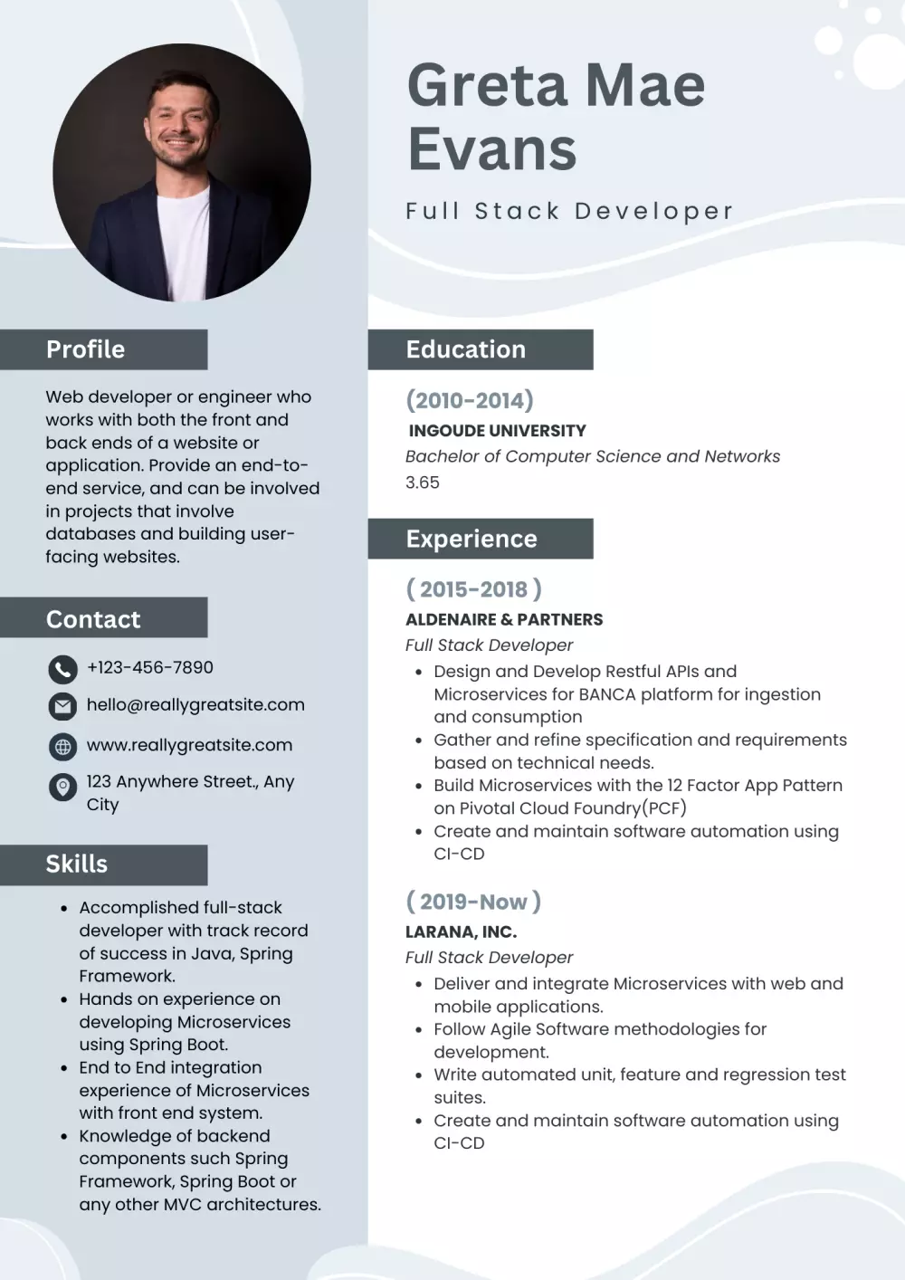 سأقوم بكتابة السيرة الذاتية الاحترافية لك بشكل يبرز مهاراتك وخبراتك بشكل جذاب وواضح ( بالانجليزية او عربية )