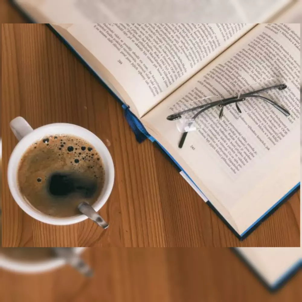 كتابه مقال باللغه العربيه او الانجليزيه